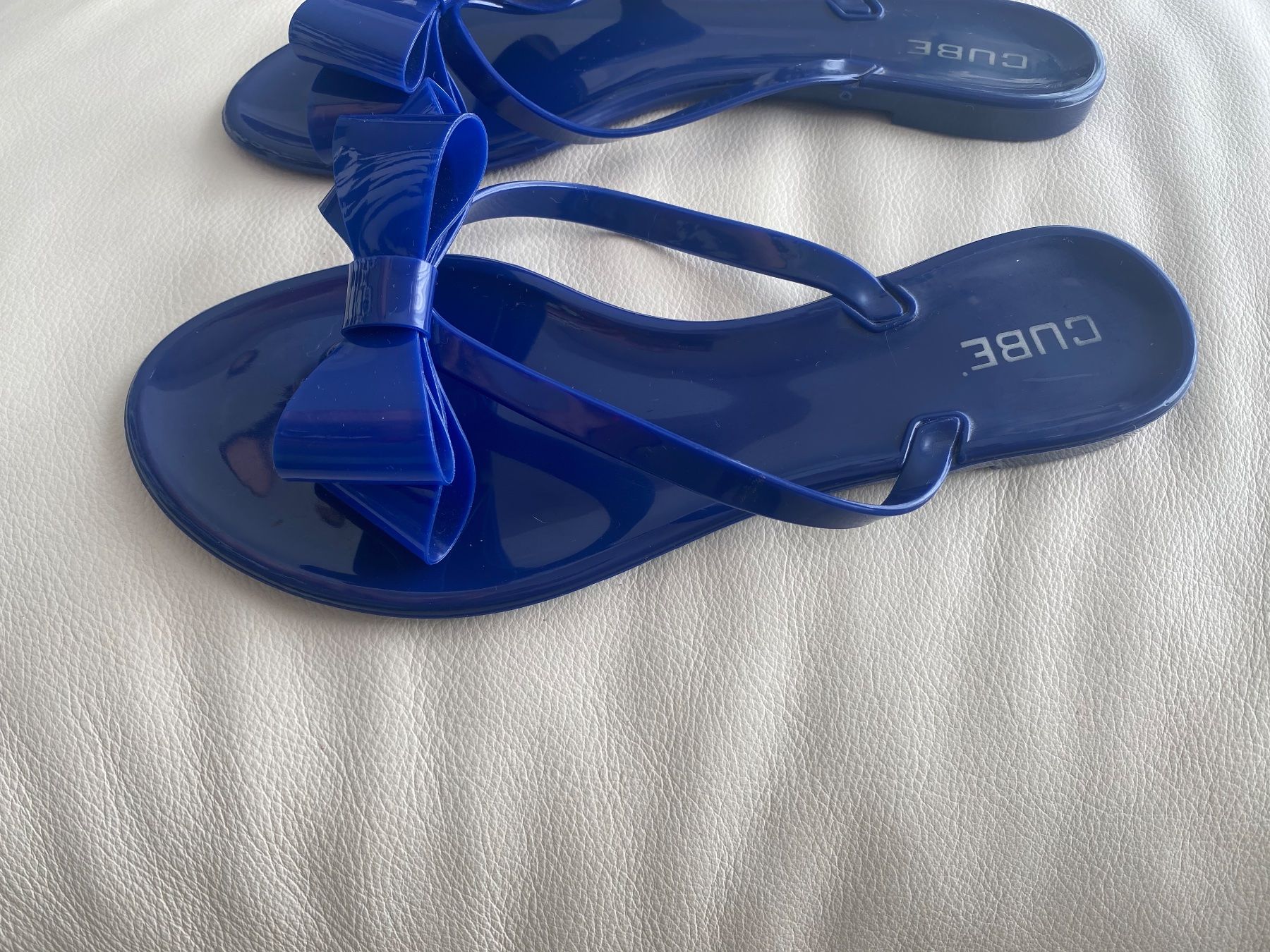 Cube Scarpe da donna: SUMMERTIME - stilvolle/edle Flip-Flops, royalblau, 38 – Nuovo e nell'imballaggio originale da Winkel venduto da ferrari2022 2