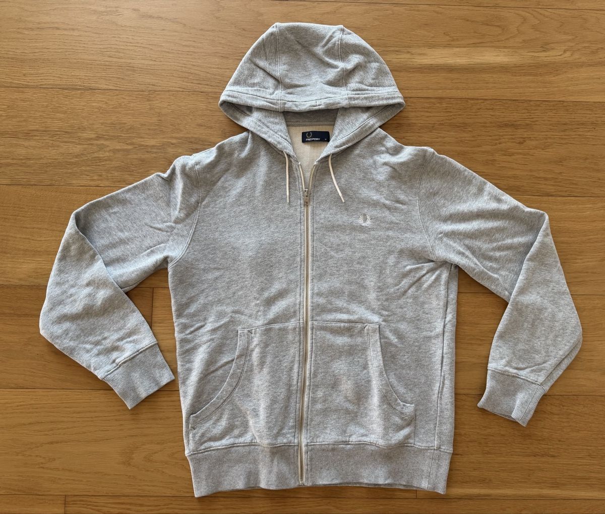 Fred Perry Pullover & Sweatshirts: Fred Perry Hoodies TOP – Gebraucht aus Niedergösgen von Lifestyle-85