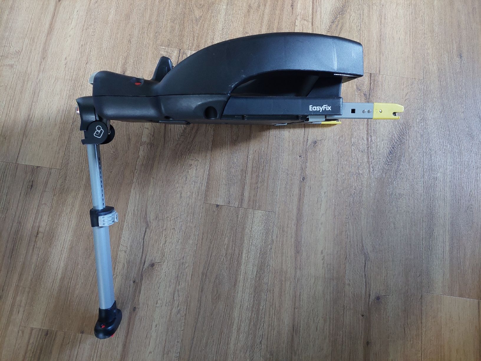 Maxi-Cosi Seggiolini per auto: Isofixstatio Maxi Cosi EasyFix – Usato da Aeschi b. Spiez venduto da Corin1234 1