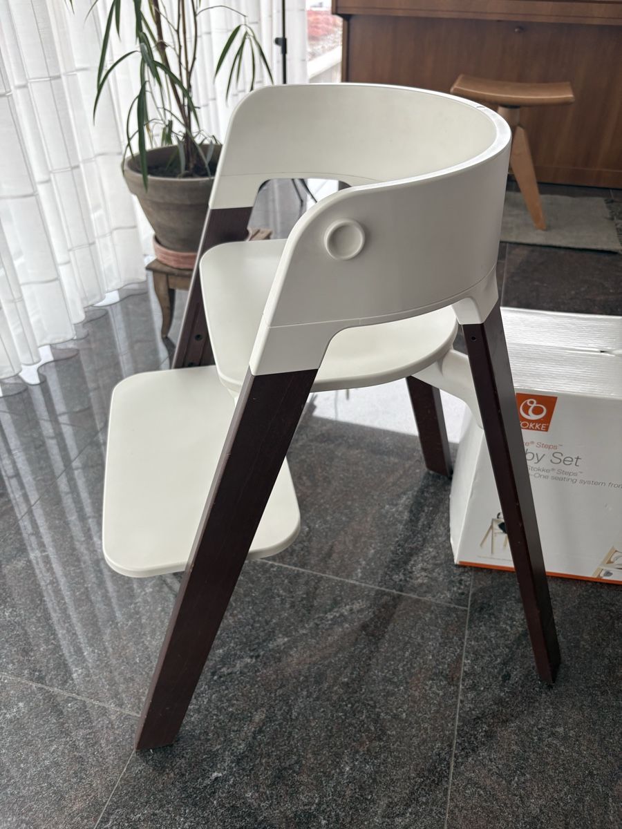 Stokke Seggioloni: Stokke Kinderstuhl mit Baby Set – Usato da Wittenbach venduto da kramerei.vanessa