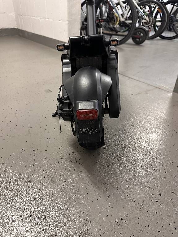 Kickboard: E-Scooter VMAX  – D'occasion à Worb par Sab.ha 4