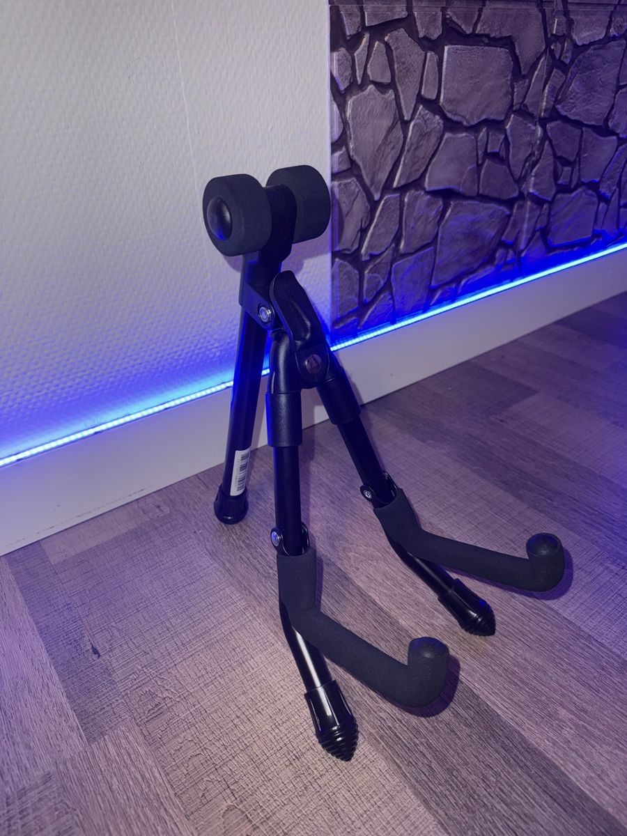Harley Benton Strumenti musicali: Elektrische Harley Belton Ukulele + Stimmgerät – Nuovo (secondo la descrizione) da Rorschach venduto da man_kk2w 9
