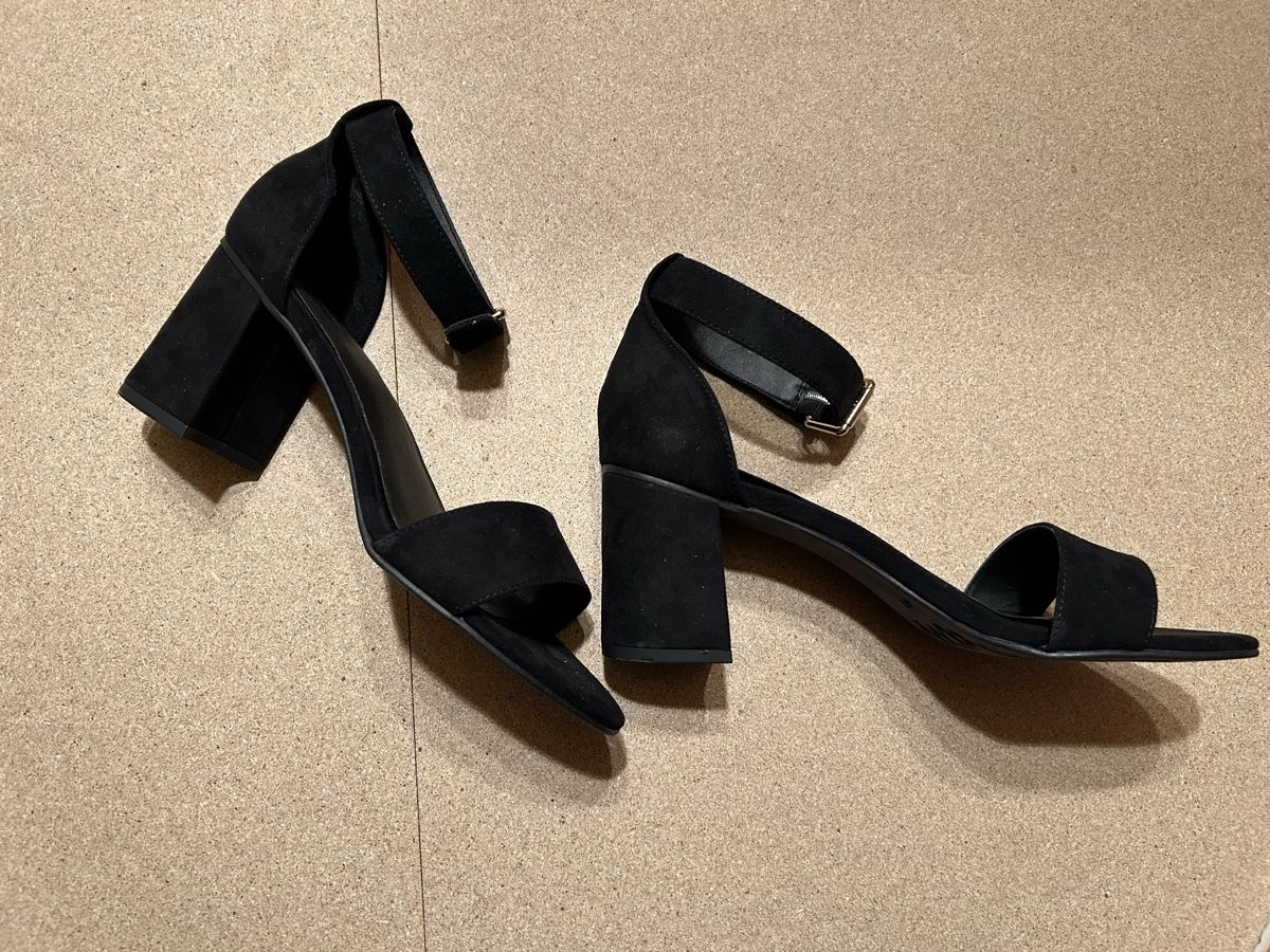 Graceland Damenschuhe: Sandales à talons noires taille 41 – Neu (gemäss Beschreibung) aus Vuisternens devant Romont von cavalier84 2