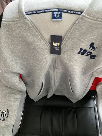 FC Zuerich Kapuzenjacke mit 1896 Logo, Gr. S neu