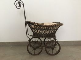 Antiker Puppenwagen