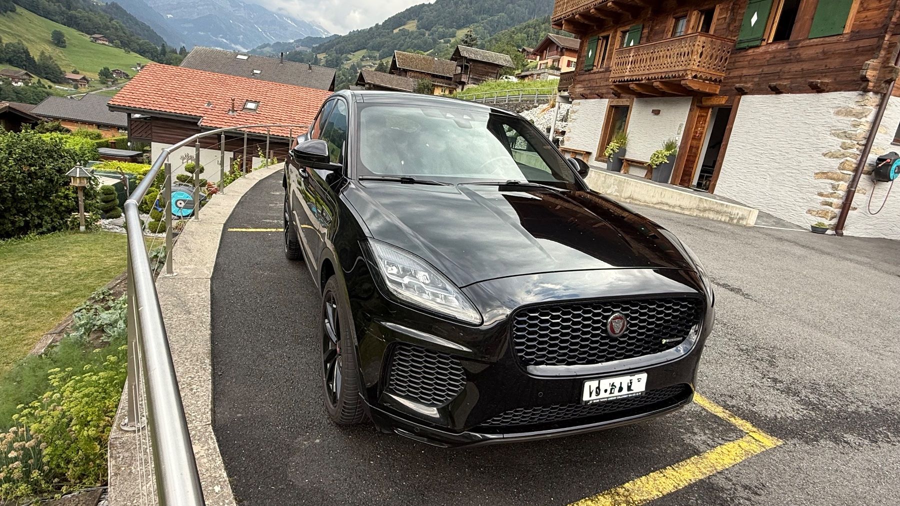 Jaguar Automobili: JAGUAR E-PACE 2.0 T 250 R-Dynamic SE AWD – Usato da Troistorrents venduto da Nums 1