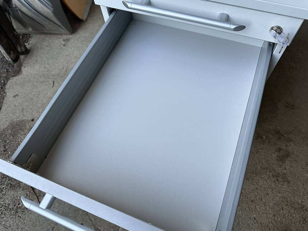 Banconi: neuer Rollcontainer B432xT580xH595 mm, abschliessbar – Nuovo (secondo la descrizione) da Necker venduto da liq24 6