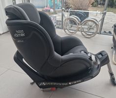 Kindersitz Britax Römer DUALFIX M i-SIZE guter Zustand