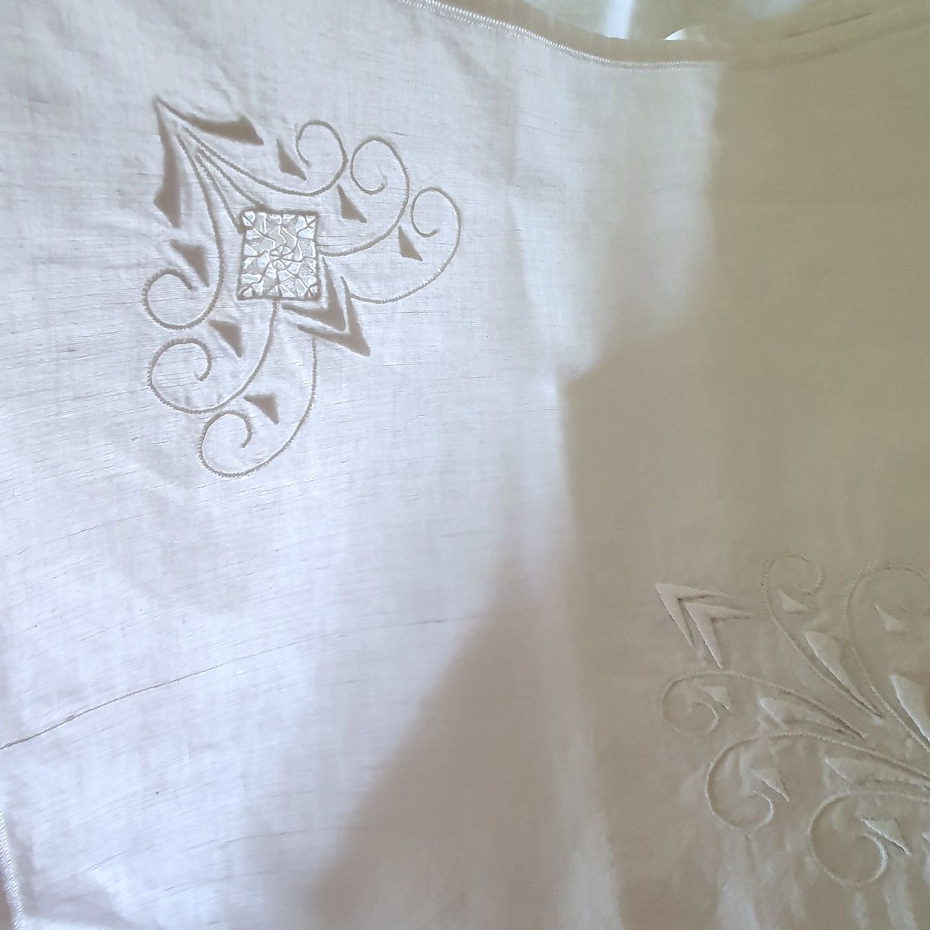 Sonstige Tischwäsche: Ancienne nappe carrée, 98 x 105 cm – Gebraucht aus Lausanne von venise001 6