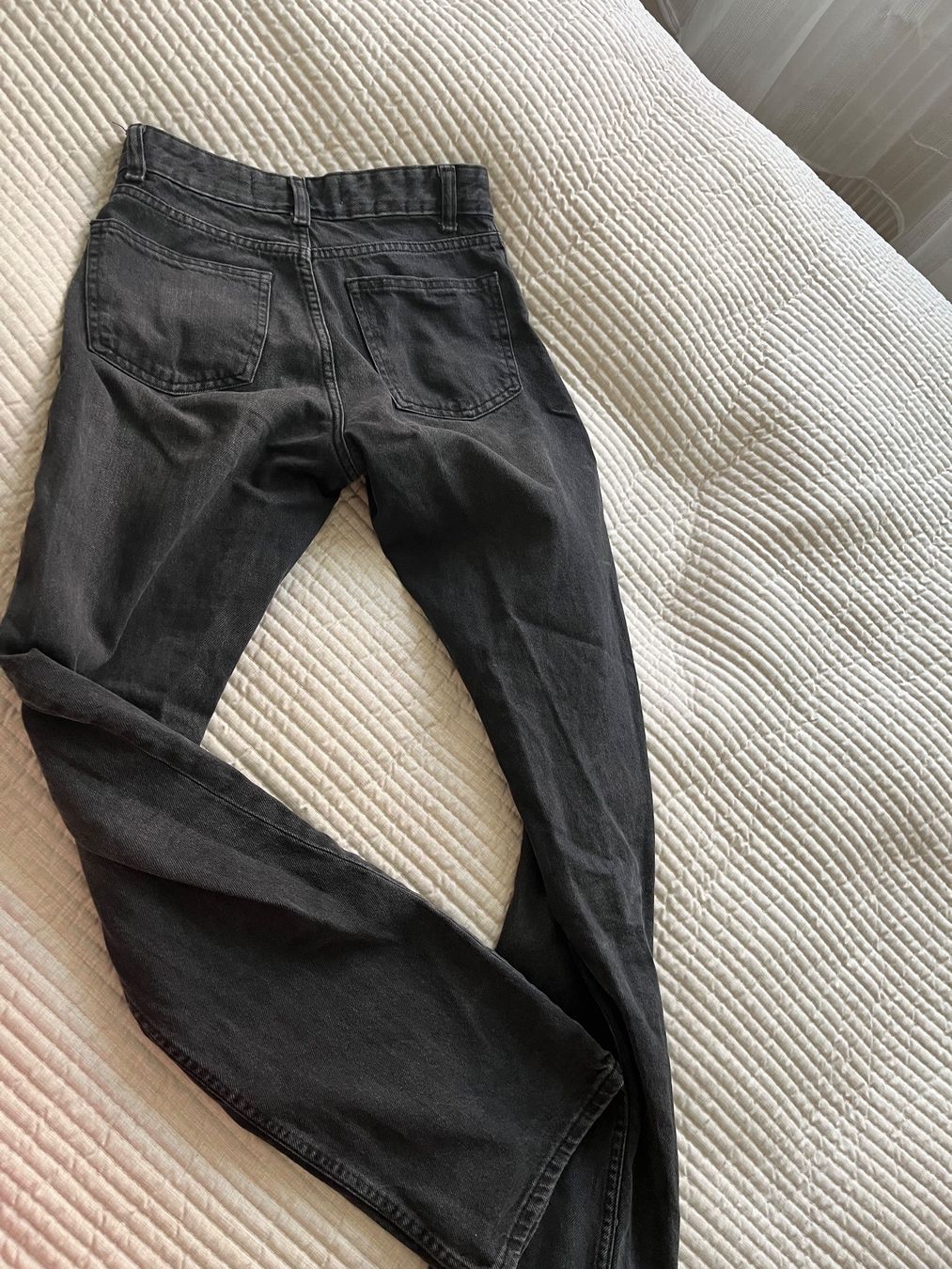 Bershka Jeans: Damen Jeans Bershka, straight leg – Usato da Bern venduto da k_l_t2hw 2