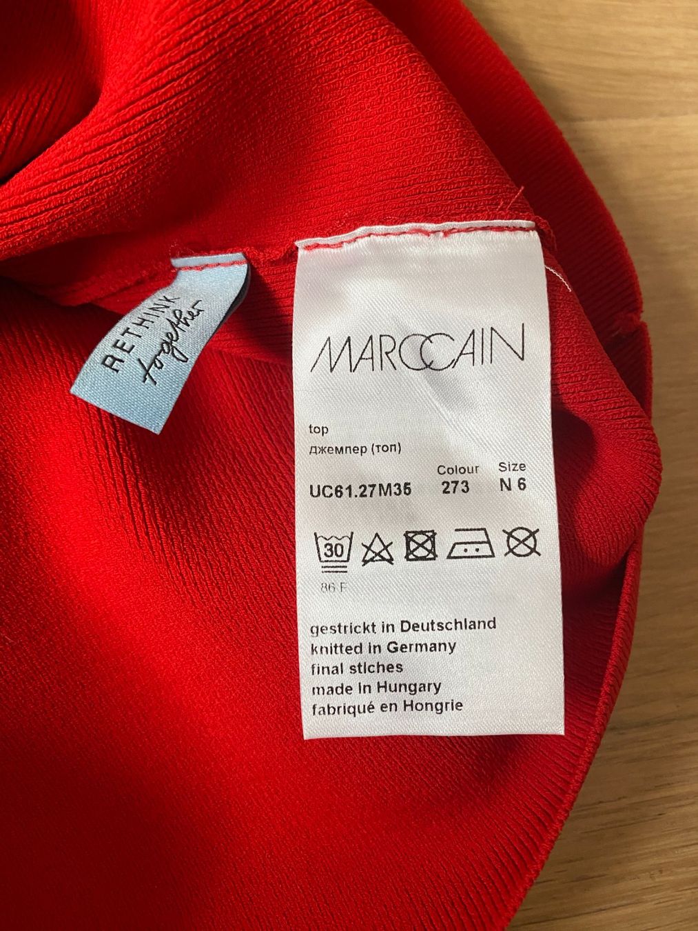 Marc Cain Top: Marc Cain Kurztop in Rot, Gr. N6 oder D44, neuwertig – Nuovo (secondo la descrizione) da Regensdorf venduto da Pointer2009 4
