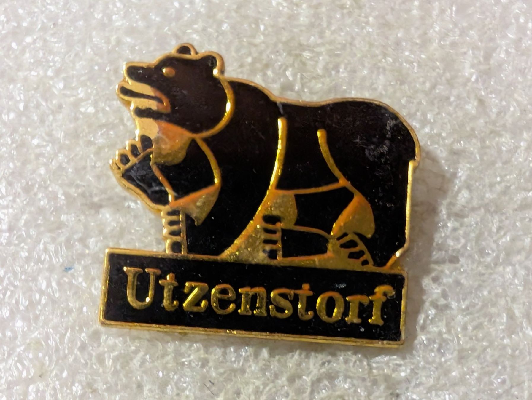 Placchette & Badge: Ansteckpin 122: Utzenstorf – Usato da Oppligen venduto da Pin-Fall-Shop