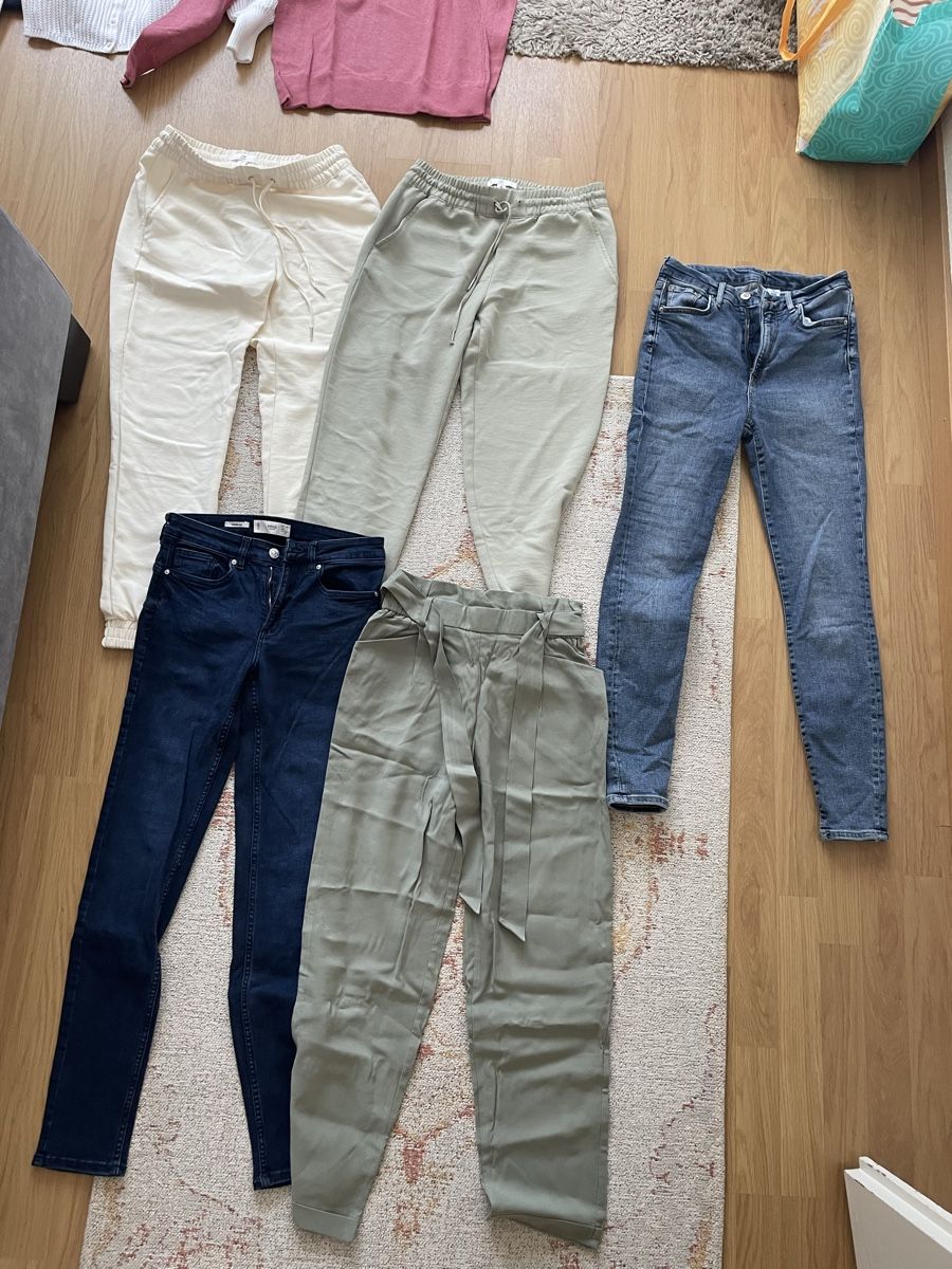 Lots de vêtements: Kleiderpaket: Pulli/Hosen – D'occasion à Luzern par sil_6mrn 1