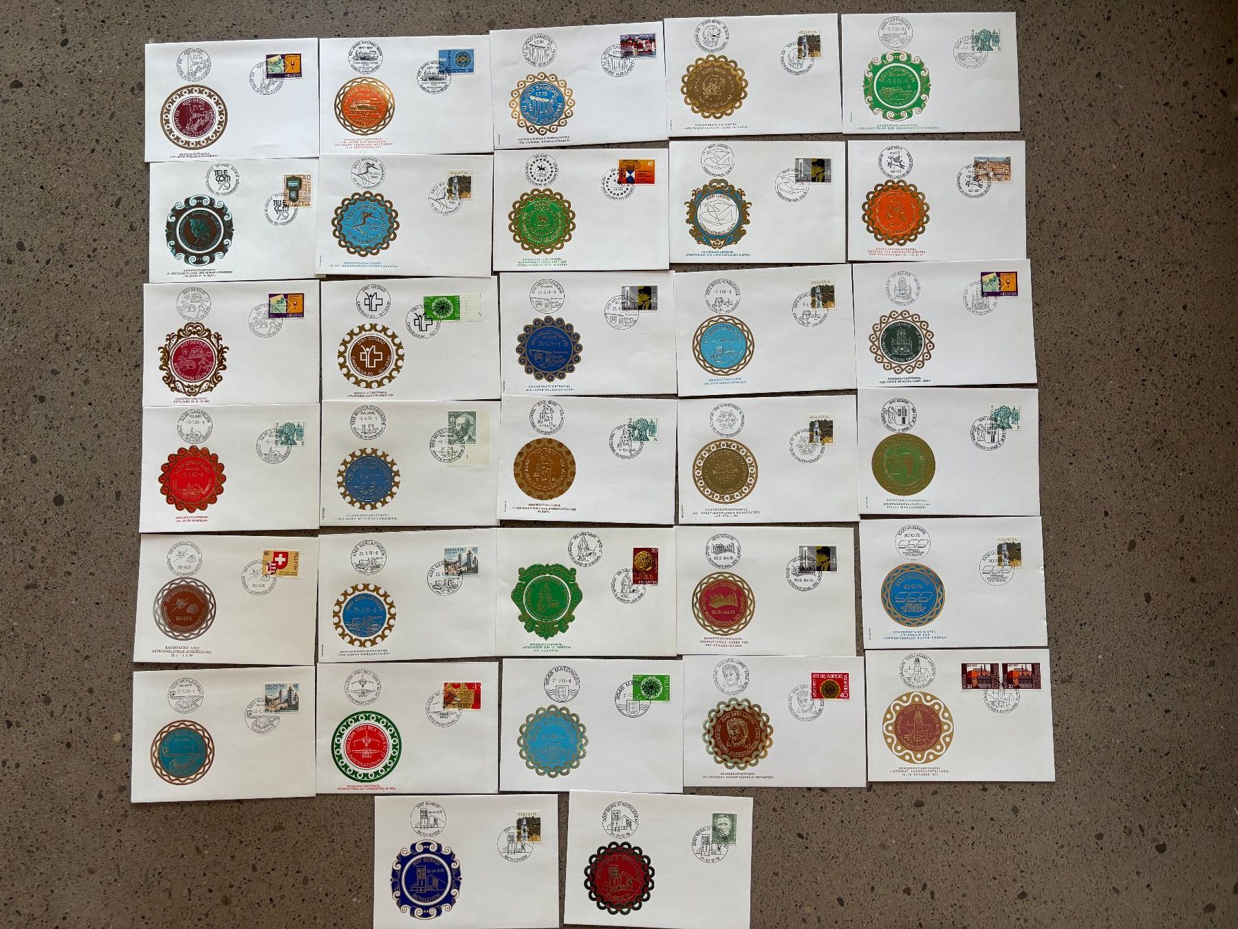 Alle Briefmarken: 32 schöne  Briefe mit Sonderdatumsstempeln, ab 1.- Fr. – Gebraucht aus Zürich von 1BJM5