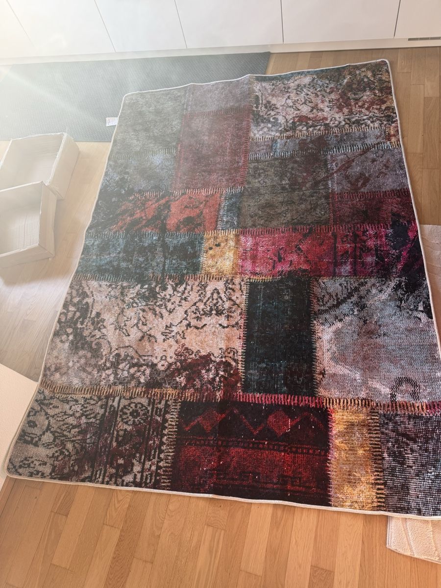 Tappeti: Patchwork-Teppich – Neu, unbenutzt – Nuovo e nell'imballaggio originale da Root venduto da Man_Sylaj
