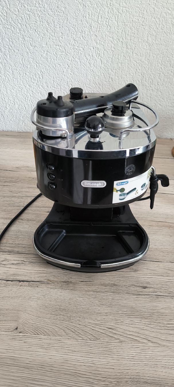 De'Longhi Macchine per caffè & Macchine per espresso: Kaffemaschine DeLonghi – Usato da Fribourg venduto da bru_y5kl 2