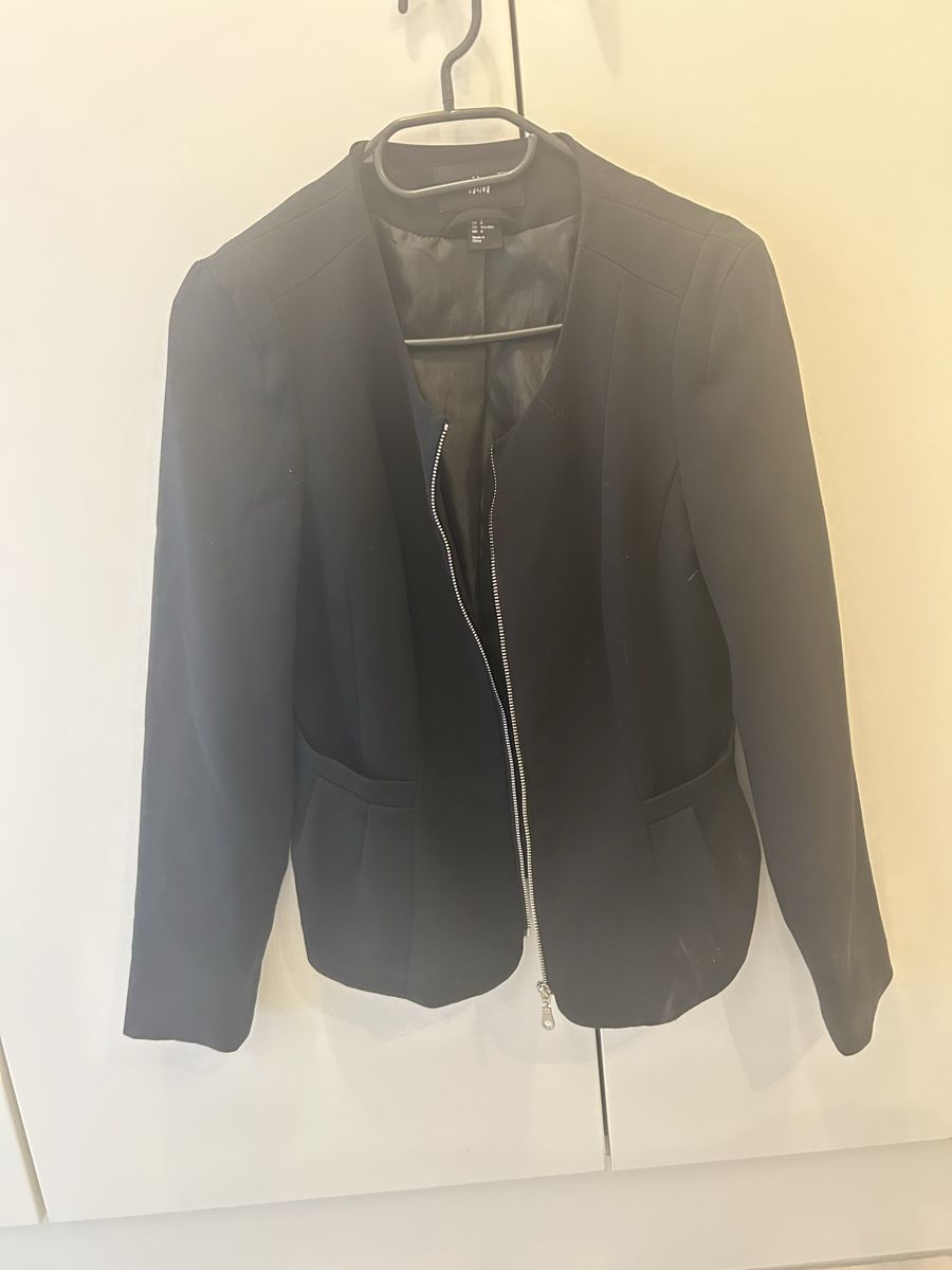 H&M Giacche: Veste fine noire taille 38 – Usato da Villars-sur-Glâne venduto da ale_7h26