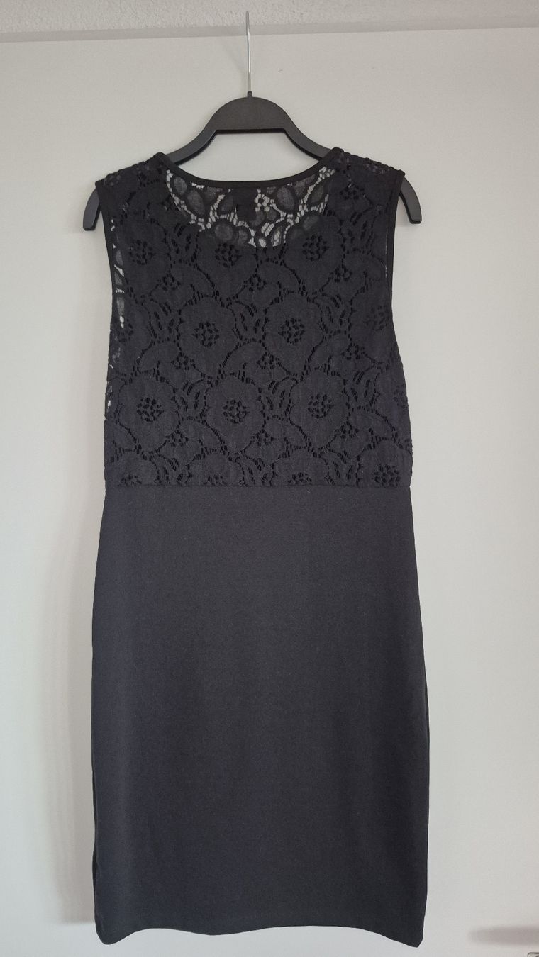 H&M Robes: Robe avec dentelle – D'occasion à Villars-sur-Glâne par ninisabri 1