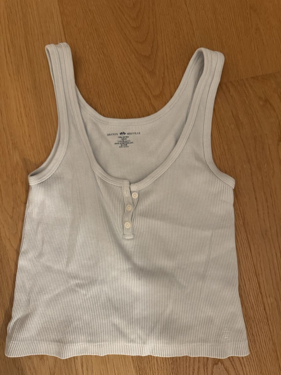 Brandy Melville Top: Brandy Melville, hellblaues Top, neu – Nuovo (secondo la descrizione) da Solothurn venduto da jgu_xfz2