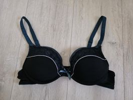 Damen BH schwarz Spitze Grösse 85B gepolstert guter Zustand