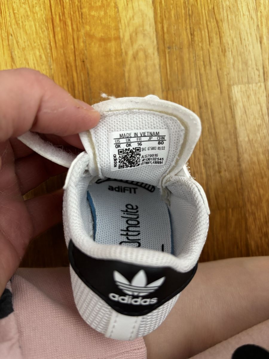Adidas Scarpe per ragazzi: Adorables Baskets Adidas Superstar Bébé Pointure 16 – Nuovo (secondo la descrizione) da La Chaux-de-Fonds venduto da Elora237 5