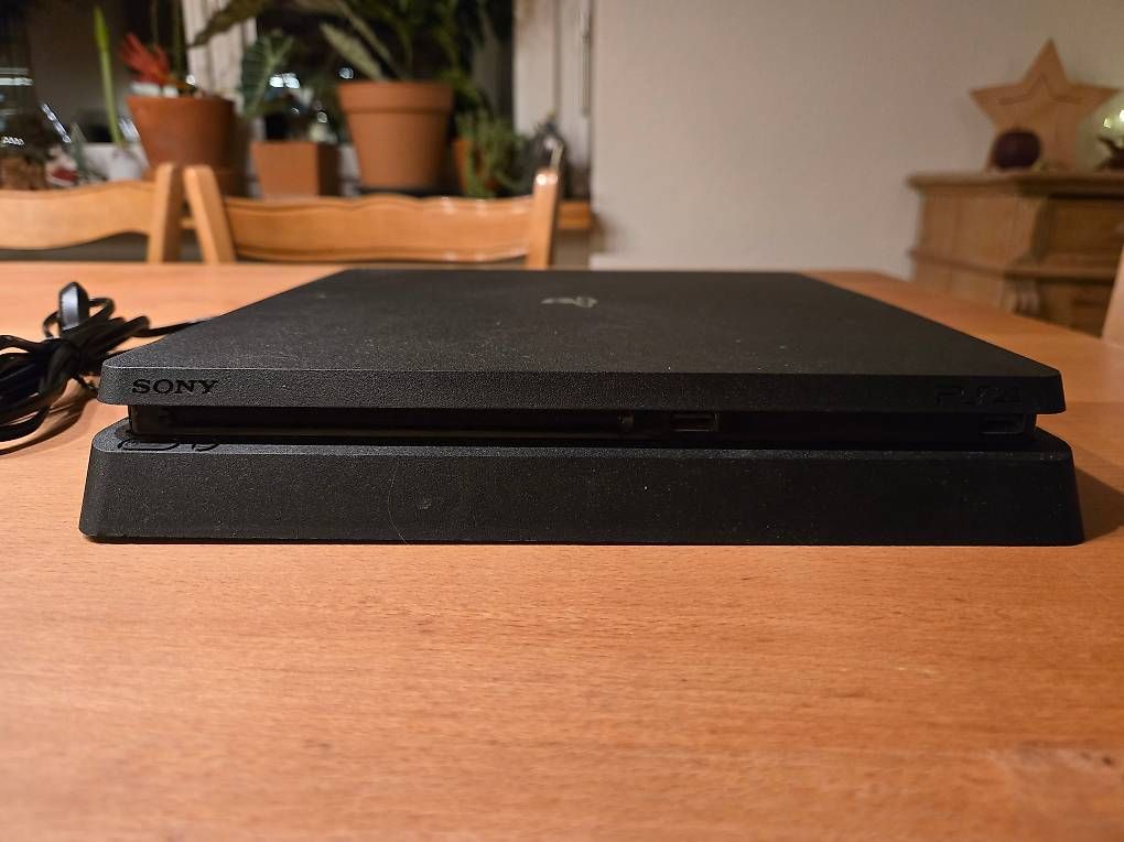 Sony Konsolen: PlayStation 4 Slim - guter Zustand – Gebraucht aus Siebnen von Grexx 1