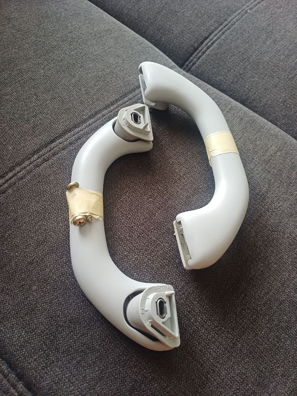 VW Alle Autoersatzteile: Gebrauchte Original Dachgriffe VW Multivan T5 2003-2009  – Gebraucht aus Domat-Ems von Waterbikes 1
