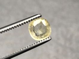 Saphir 1.8 Karat aus Sri Lanka, unbehandelt