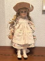 Porzellanpuppe "BF" mit Sommerkleid und Hut!