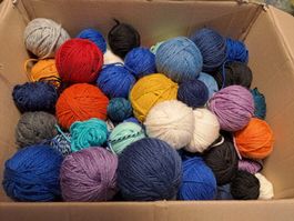 1900 Wollreste in bunten Farben