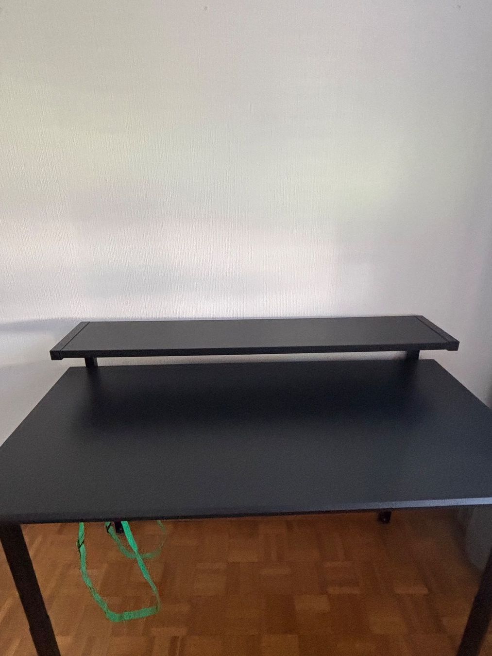 Ikea Scrivanie: Gaming Tisch von  IKEA – Usato da Niederscherli venduto da Mirka5