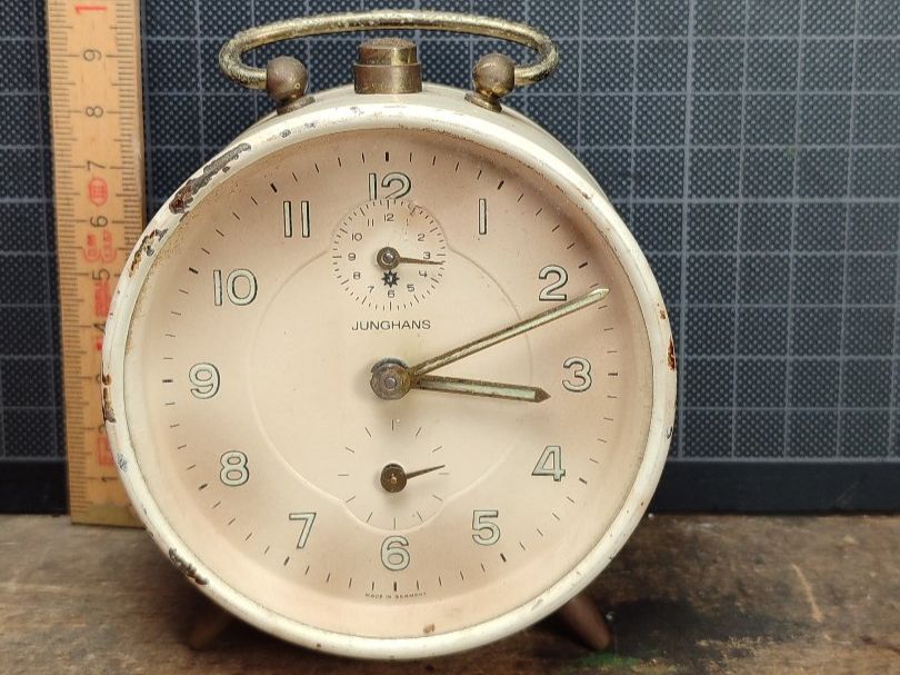 Junghans Sveglie: Wunderschöner alter Wecker Nr. 170 Junghans mit Patina – Usato da Gelterkinden venduto da MYSTOREFORYOU4460