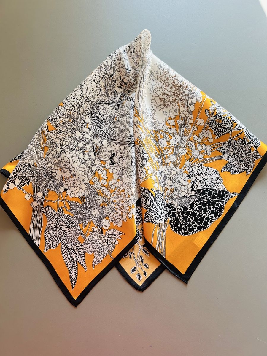 Foulard & Sciarpe: Foulard carré en soie – Nuovo e nell'imballaggio originale da Founex venduto da etswang 2