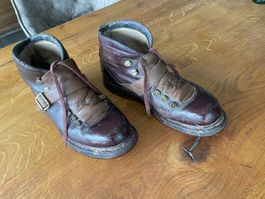 Schuhe (O 4), Skischuhe der ca. 1940er Jahre