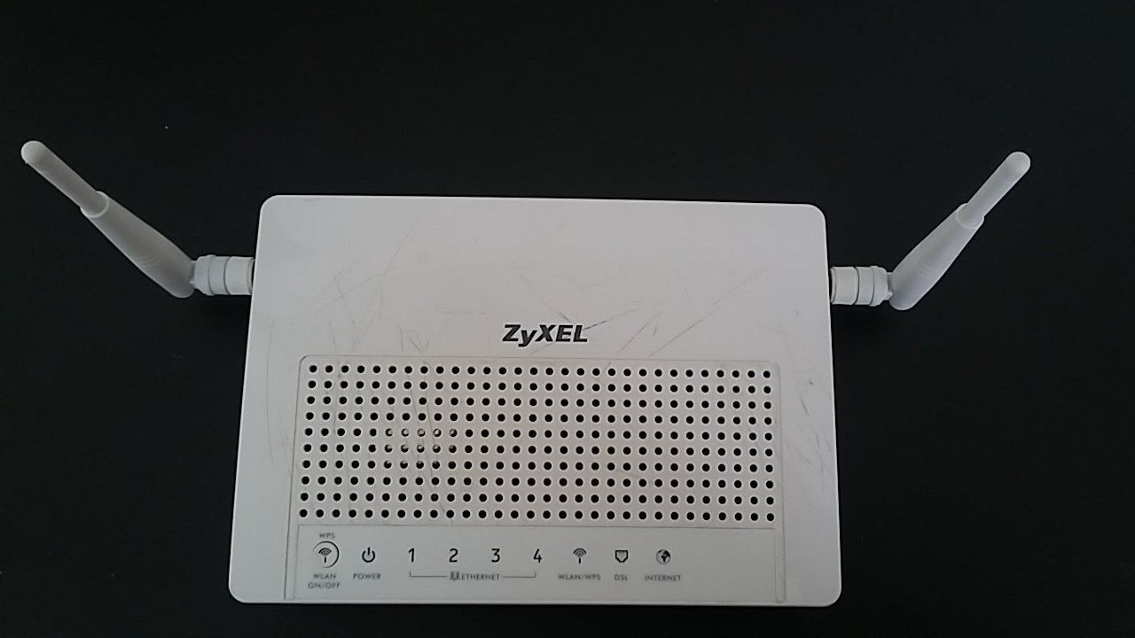 Zyxel Modem & Router: ZyXEL Modem/Router – Usato da Zollikerberg venduto da Dogon