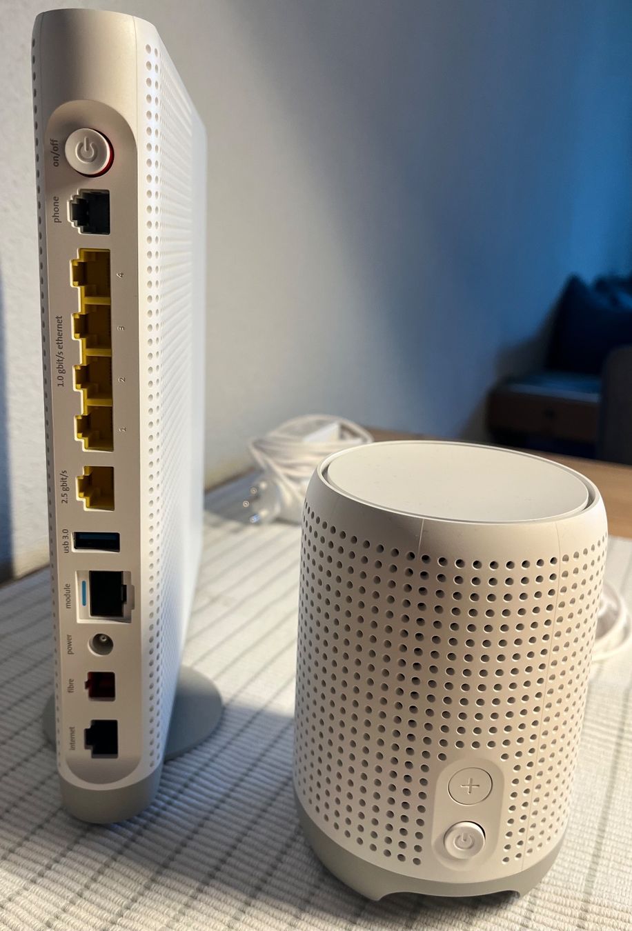 Swisscom Modem & Router: Swisscom Internet Box 5 und WLAN Box 5 mit Glasfaserkabel – Usato da Kilchberg ZH venduto da Sahara4444 1