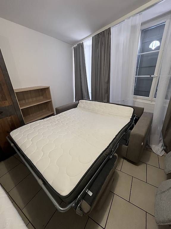 Conforama Divani: Canapé-lit deux places – Usato da Fribourg venduto da tettamanti.viola 2