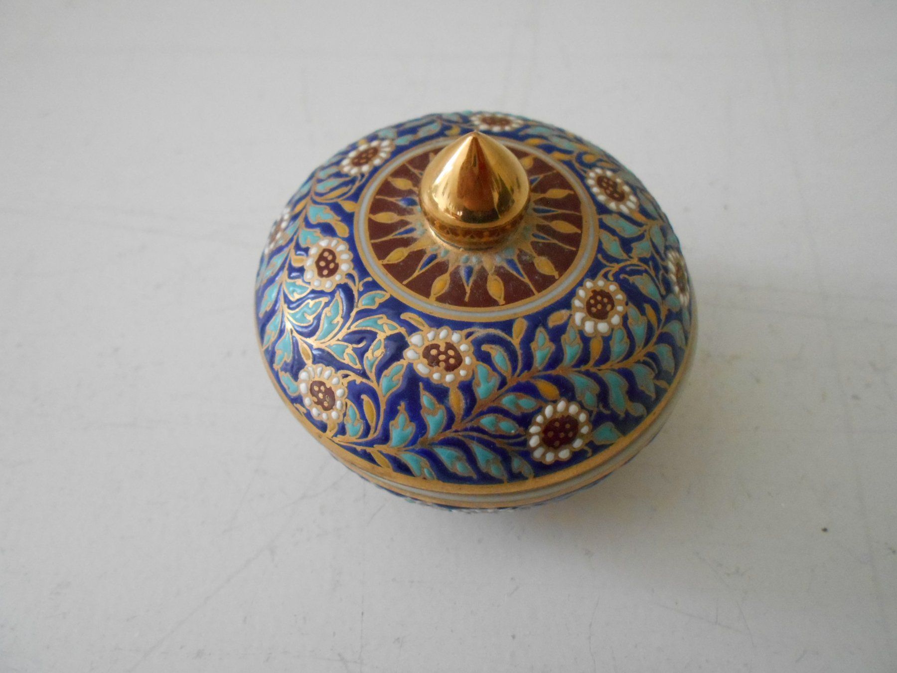 Coupes: Deckoschale Cloisoné ca. 6 cm Durchm. – D'occasion à Hünibach par vielesachen