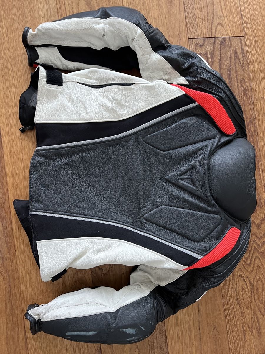 Dainese Completi: Dainese Lederkombi Grösse 52, – Usato da Ebmatingen venduto da mah_w7jj 1