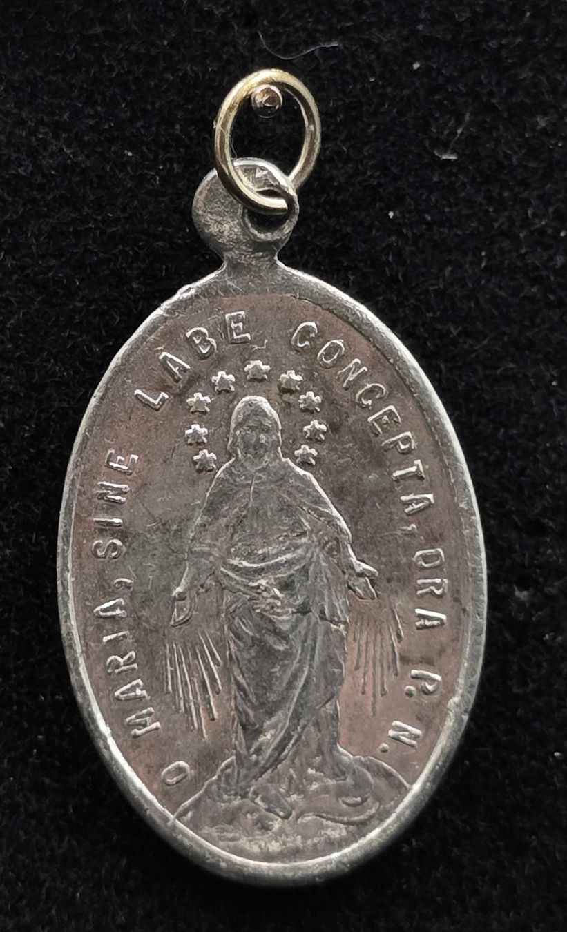 Christ Ciondoli: Älterer Anhänger Heilige Maria – Usato da Rorschacherberg venduto da snOOpydOg11