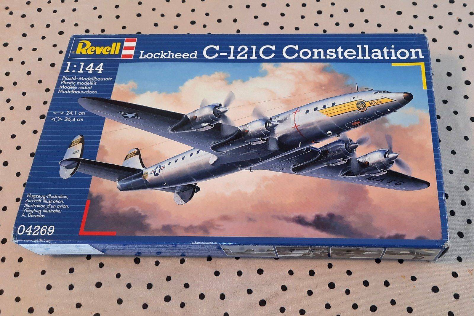 Revell Modellbausätze & Standmodelle: Revell C-121C Constellation 1/144 – Gebraucht aus Châtel-St-Denis von manzanita71