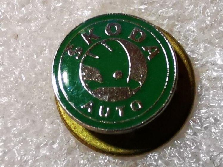 Placchette & Badge: Ansteckpin 4: Skoda Auto klein – Usato da Oppligen venduto da Pin-Fall-Shop