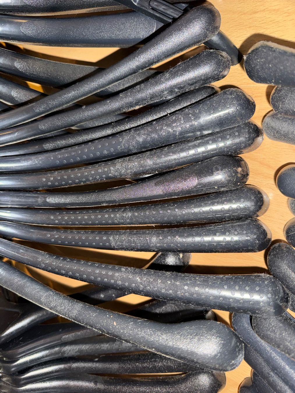 Kleiderbügel: 110 schwarze Kleiderbügel – Gebraucht aus Grosswangen von Second_hand_paradise 5