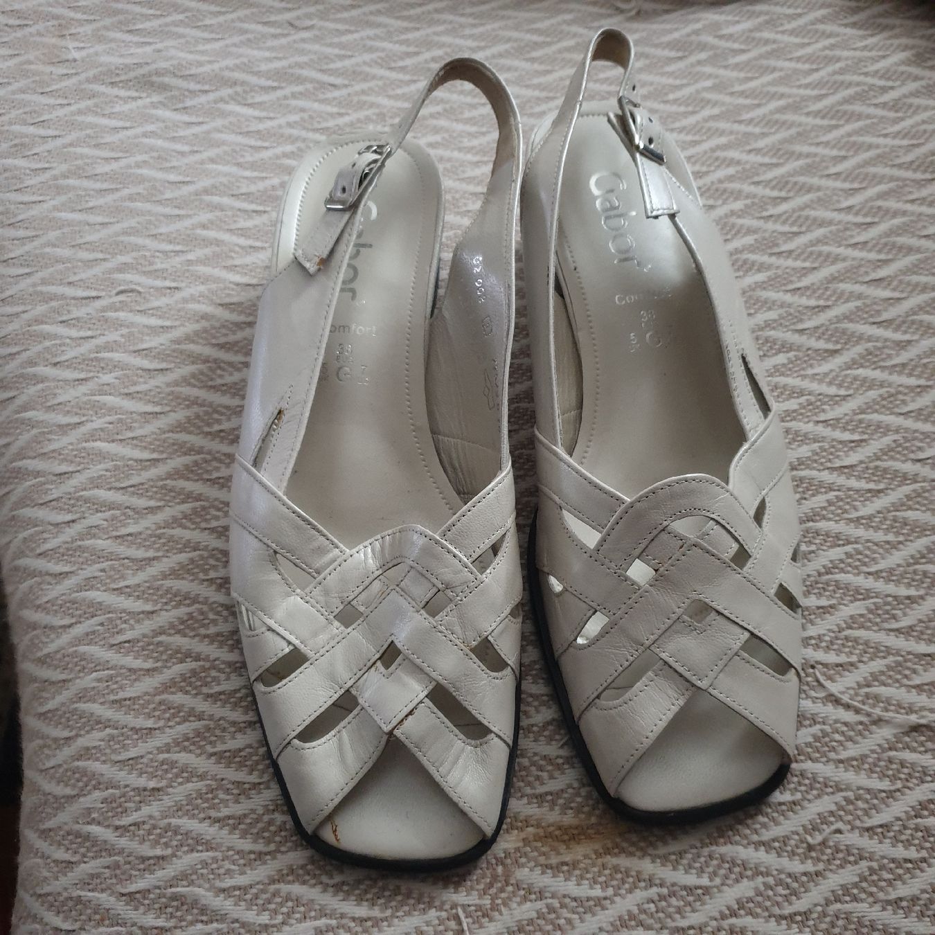 Gabor Scarpe da donna: Gabor neue Sandale in weiss Grösse 38 – Nuovo (secondo la descrizione) da Frenkendorf venduto da Moon111