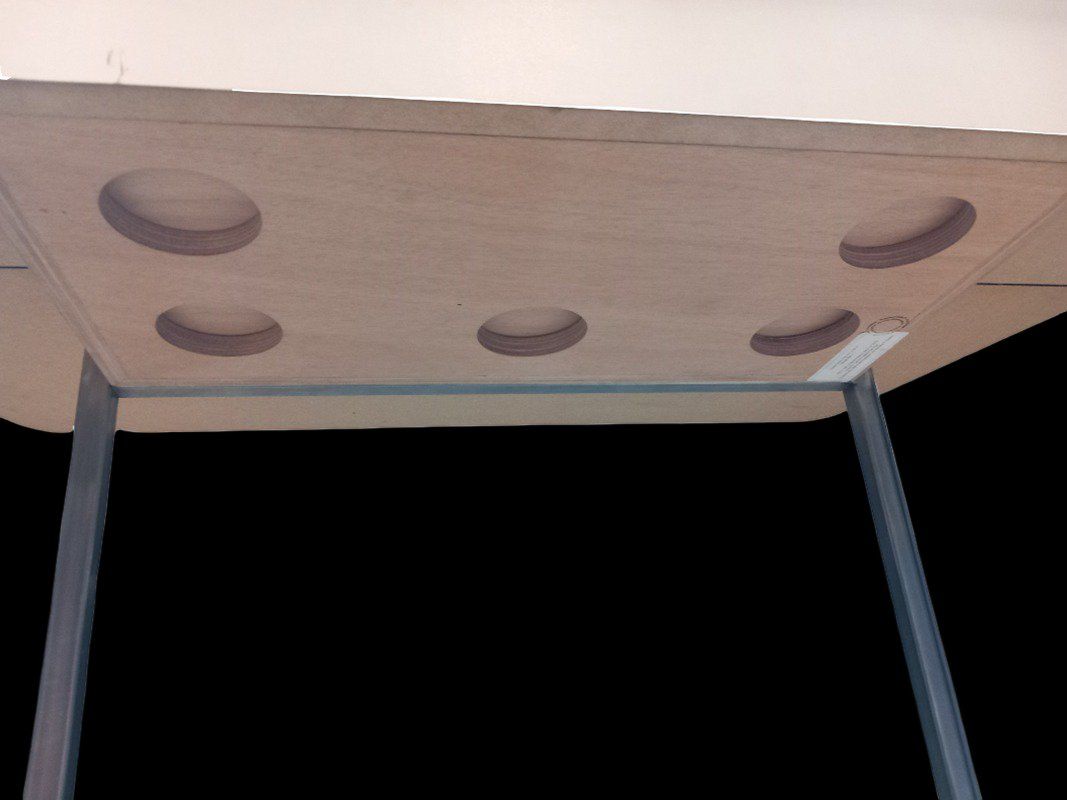 Tische: Schneidertisch – Gebraucht aus Hünenberg von Restwert_Zug 6