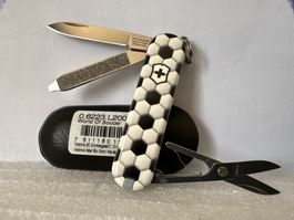 VICTORINOX - Classic Limited Edition 2020 - World Of Soccer