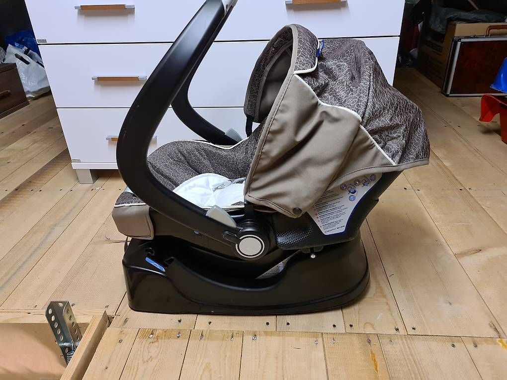 Seggiolini per auto: Maxi-Cosi CHICCO – Usato da SELZACH venduto da paolo83