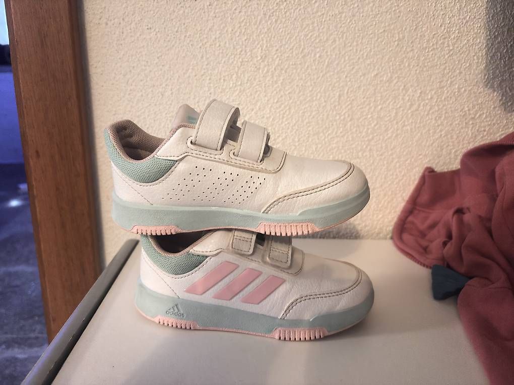 Schuhe für Mädchen: scarpe da bambina  – Gebraucht aus Cresciano von DiSOS 1