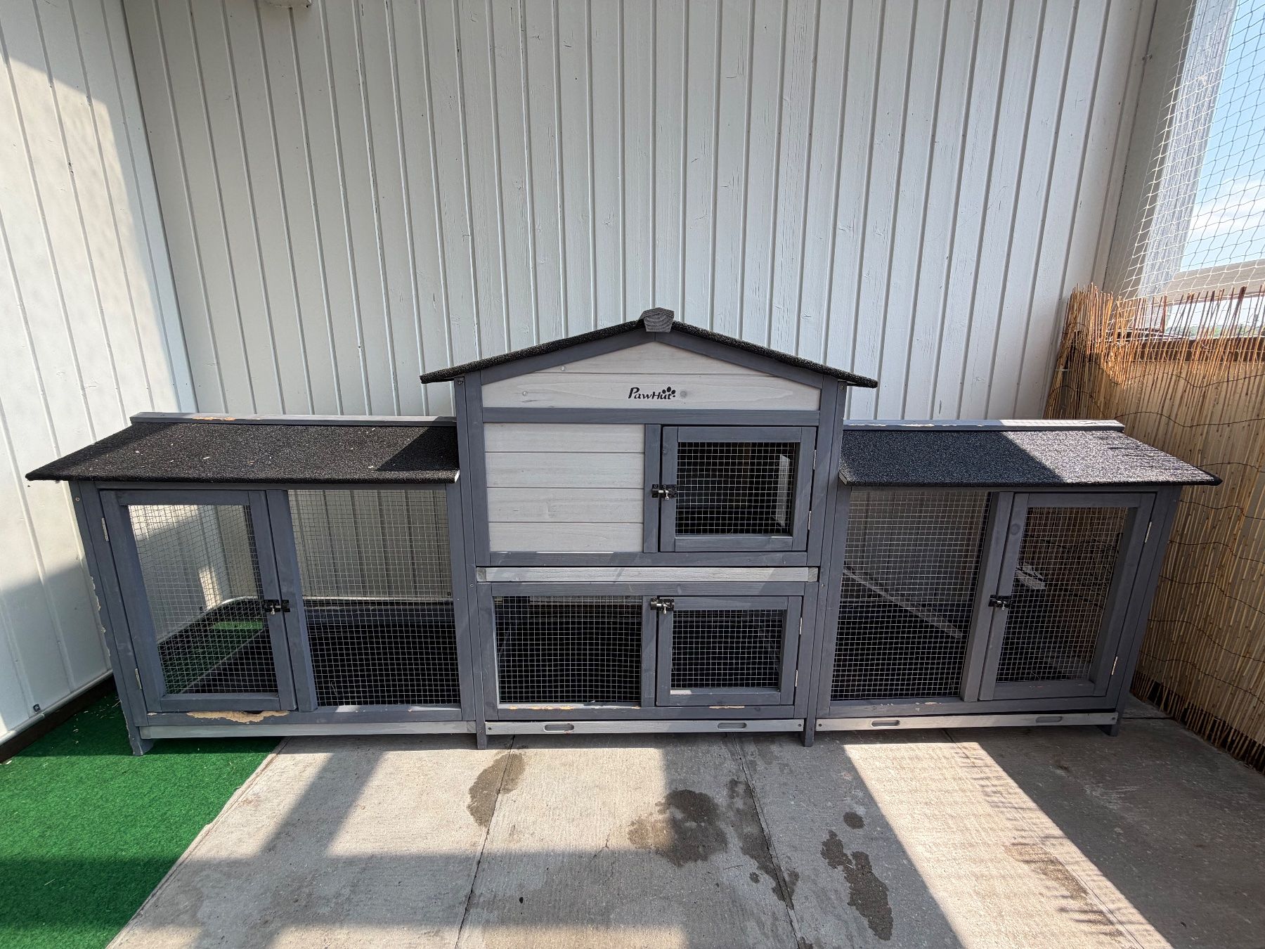 Cages, transport & sécurité: Kaninchen-Villa XXL – D'occasion à Frauenfeld par witp