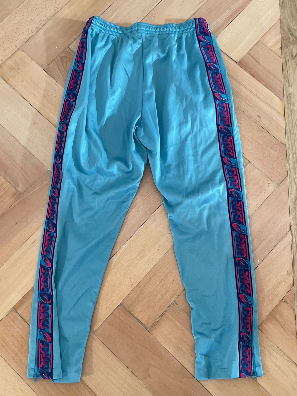 Asics Pantaloni: Vintage ASICS Jogginghose / Trainerhose Gr. S/M – Usato da Frasnacht venduto da GracyStore 1